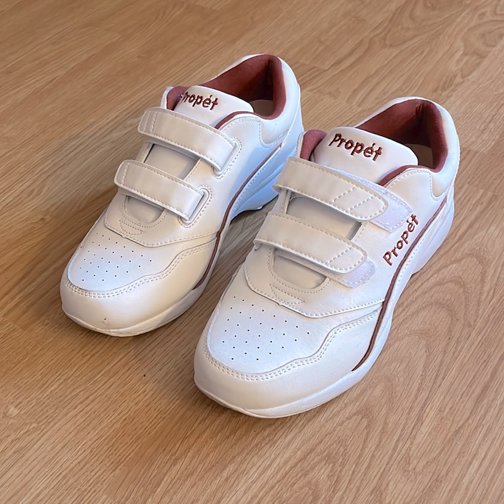 Propet Tour Walker Shoes
